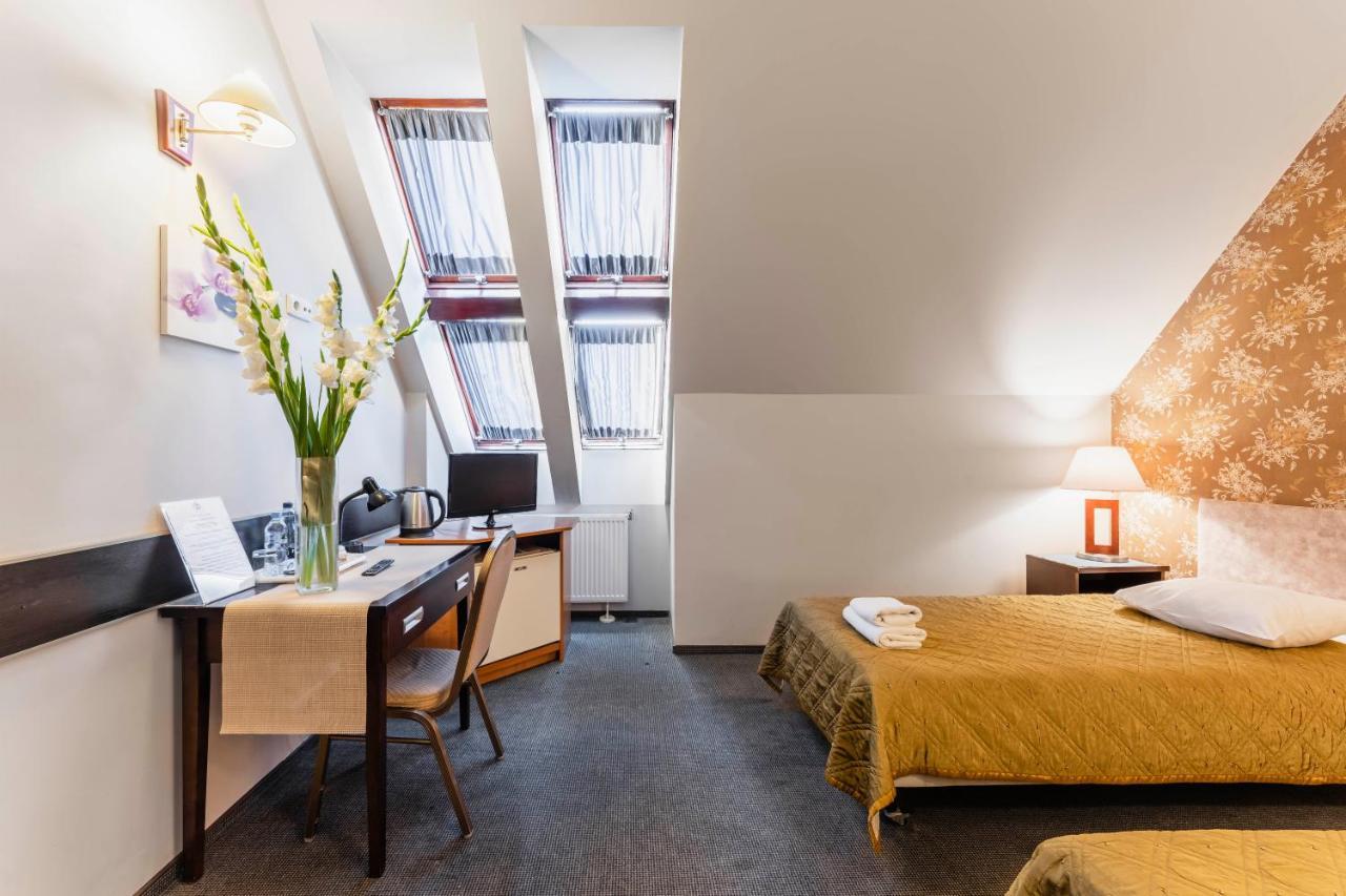 Hotel Pod Kasztanami 卢布林 外观 照片