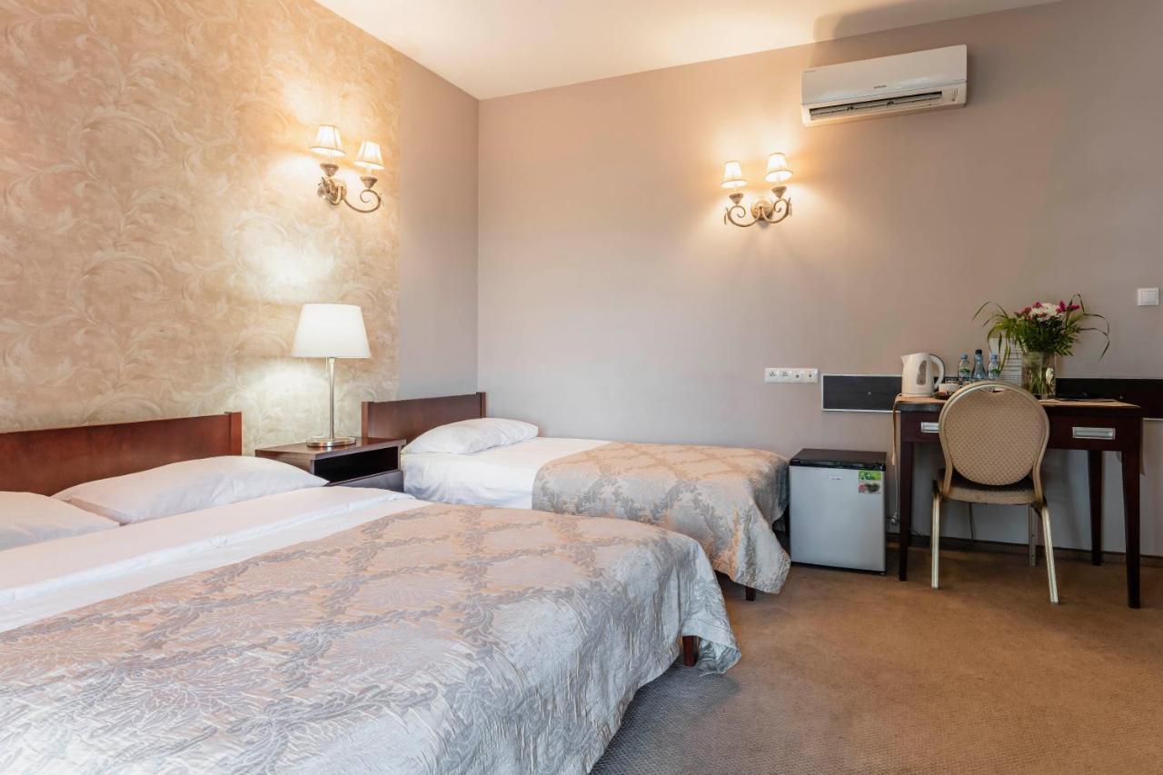 Hotel Pod Kasztanami 卢布林 外观 照片