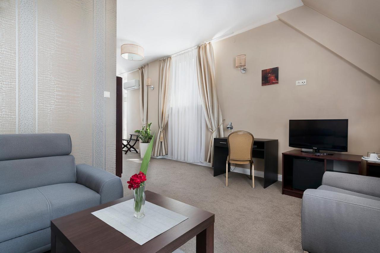 Hotel Pod Kasztanami 卢布林 外观 照片